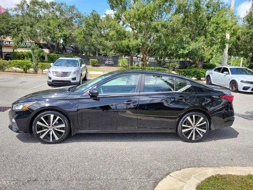 2020 Nissan Altima SR FWD