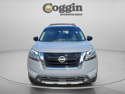 2022 Nissan Pathfinder Platinum 2WD