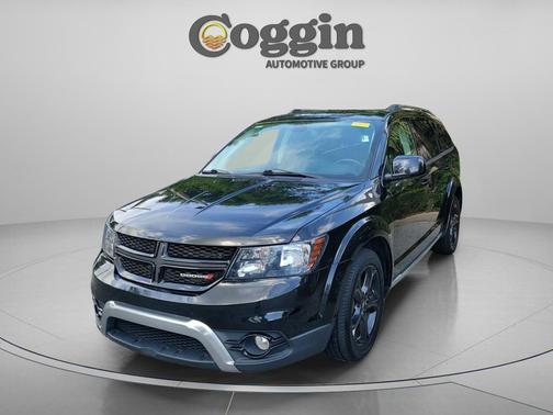 Pitch Black Clearcoat 2020 Dodge Journey Crossroad