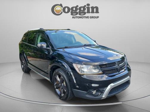 Pitch Black Clearcoat 2020 Dodge Journey Crossroad