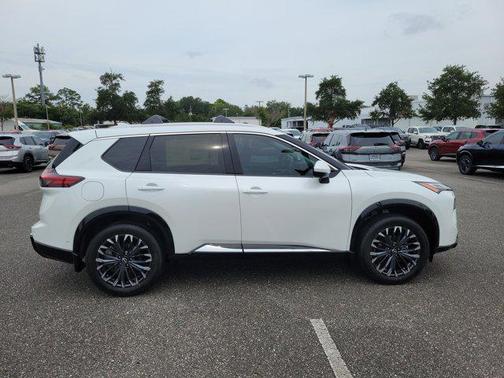 2025 Nissan Rogue Platinum