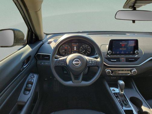 2025 Nissan Altima S FWD