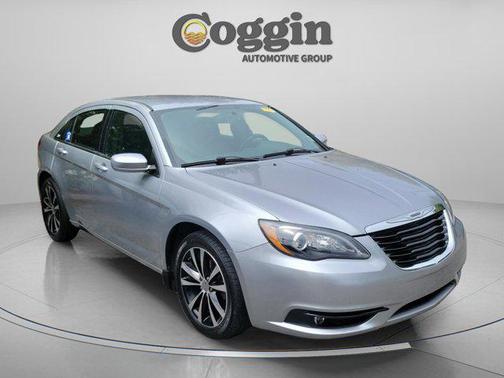 2014 Chrysler 200 Touring