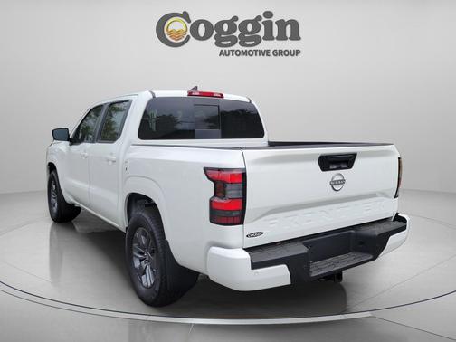 Glacier White 2026 Nissan Frontier SV