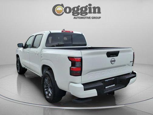 Glacier White 2026 Nissan Frontier SV