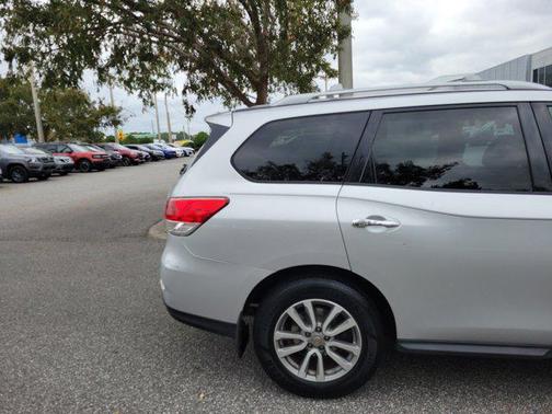 2016 Nissan Pathfinder S
