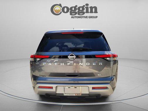 2025 Nissan Pathfinder SL FWD