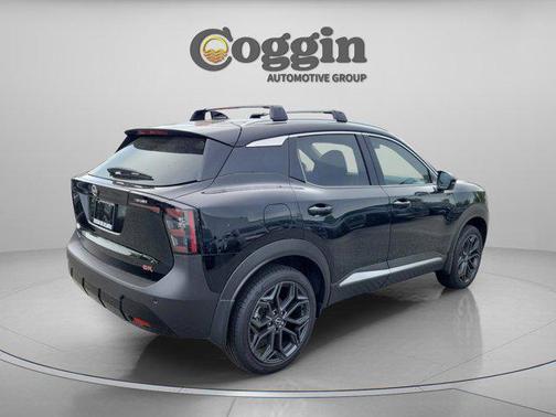 Super Black 2026 Nissan Kicks SR