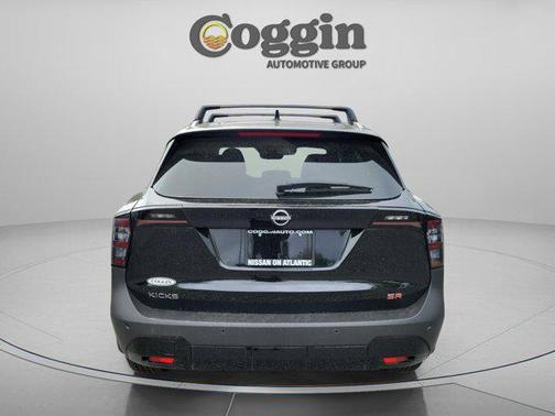 Super Black 2026 Nissan Kicks SR