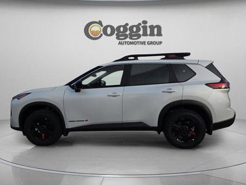 Everest White Pearl Tricoat 2026 Nissan Rogue Rock Creek