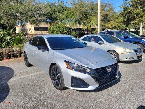 2025 Nissan Altima SR FWD