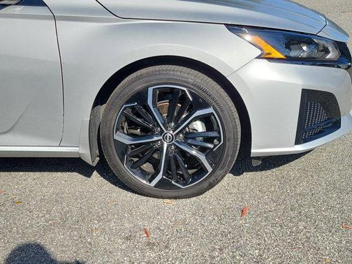 2025 Nissan Altima SR FWD