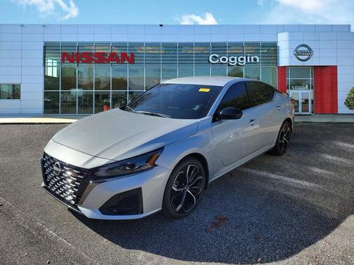 2025 Nissan Altima SR FWD