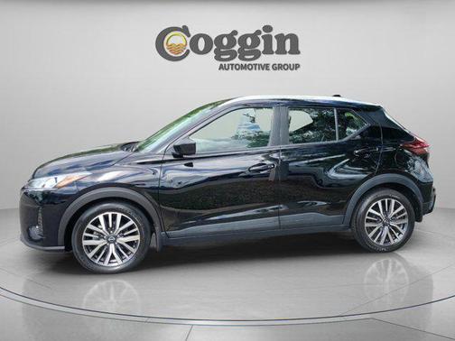 Super Black 2023 Nissan Kicks SV