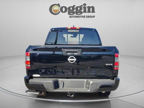 Super Black 2026 Nissan Frontier SV