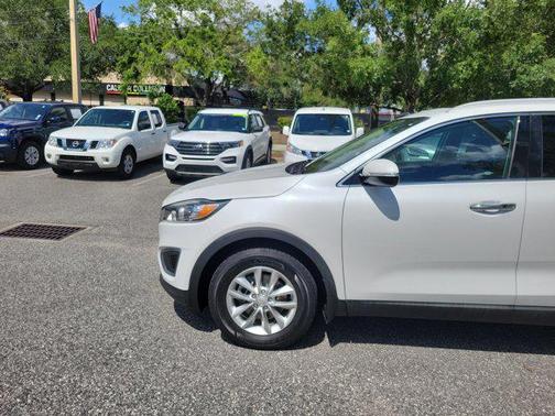 2017 Kia Sorento LX