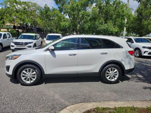 2017 Kia Sorento LX