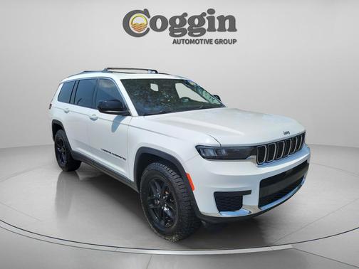 Bright White Clearcoat 2022 Jeep Grand Cherokee L Laredo