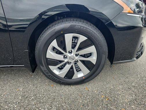 2025 Nissan Altima S FWD