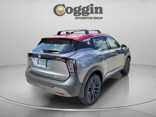 Gun Metallic/Scarlet Ember Tintcoat 2026 Nissan Kicks SR