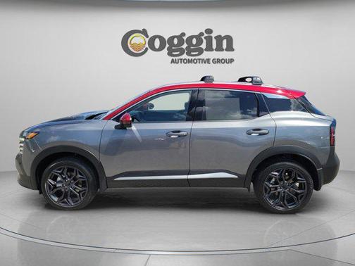 Gun Metallic/Scarlet Ember Tintcoat 2026 Nissan Kicks SR