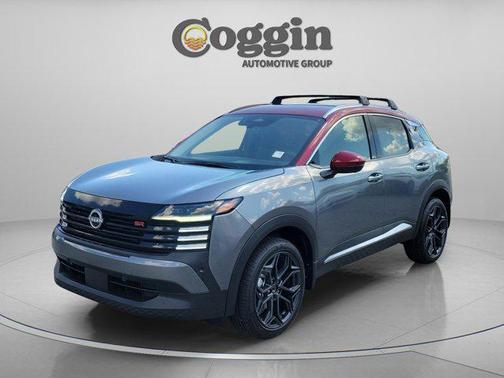 Gun Metallic/Scarlet Ember Tintcoat 2026 Nissan Kicks SR