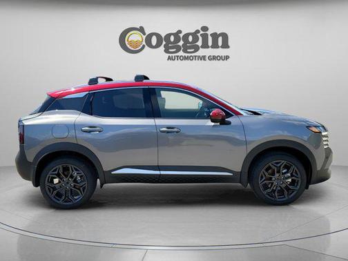 Gun Metallic/Scarlet Ember Tintcoat 2026 Nissan Kicks SR