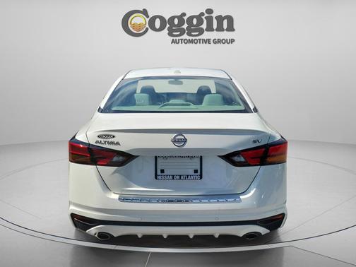 Pearl White Tricoat 2023 Nissan Altima 2.5 SV