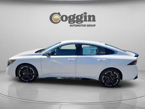 Aspen White Tricoat 2026 Nissan Sentra SR