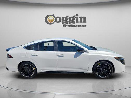 Aspen White Tricoat 2026 Nissan Sentra SR