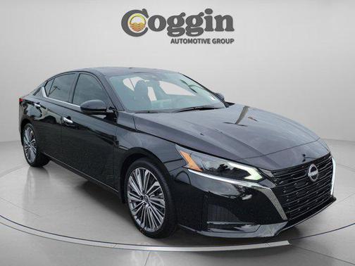 2025 Nissan Altima SL FWD