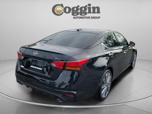 2025 Nissan Altima SL FWD