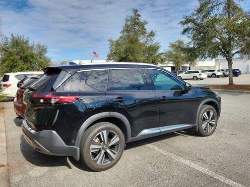 2022 Nissan Rogue SL