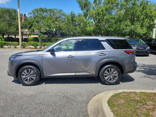 2024 Nissan Pathfinder S FWD