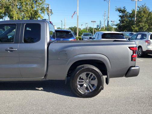 2025 Nissan Frontier SV
