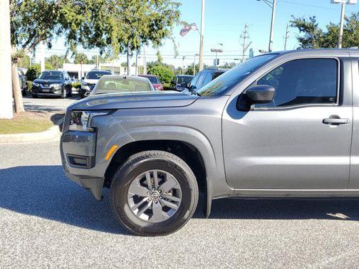 2025 Nissan Frontier SV