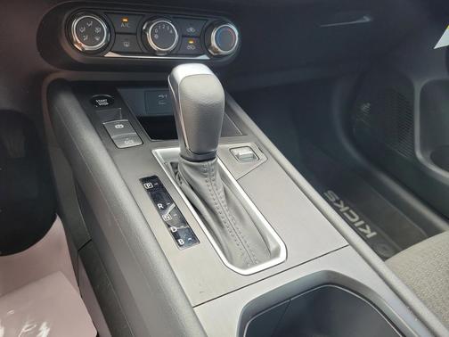 Deep Blue Pearl 2026 Nissan Kicks S
