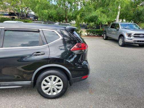 Magnetic Black 2018 Nissan Rogue S