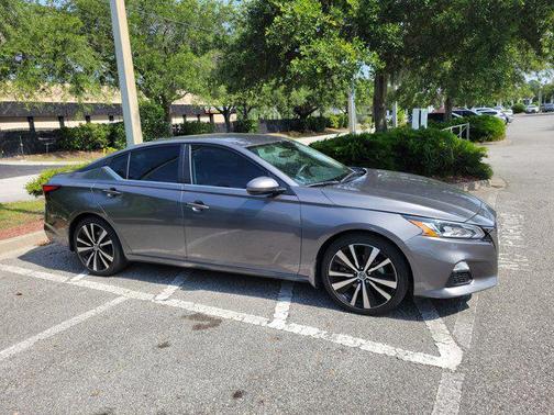 2022 Nissan Altima SR FWD