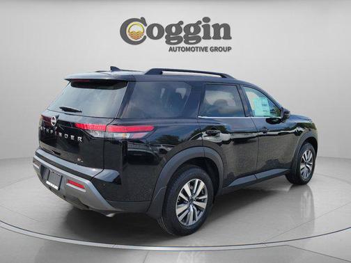 Super Black 2026 Nissan Pathfinder SL