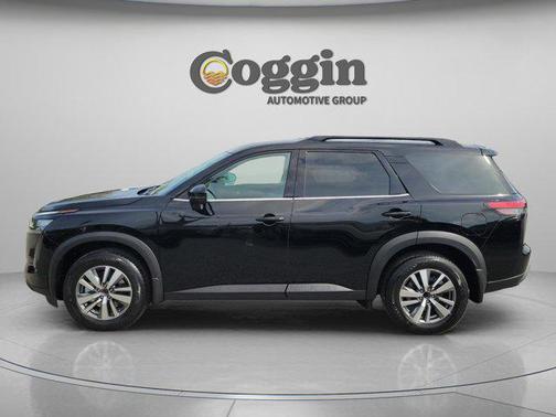 Super Black 2026 Nissan Pathfinder SL