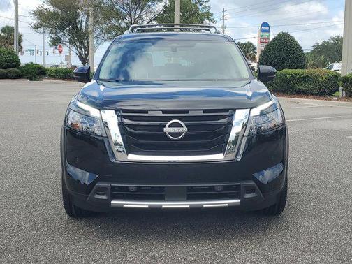 2025 Nissan Pathfinder Platinum FWD