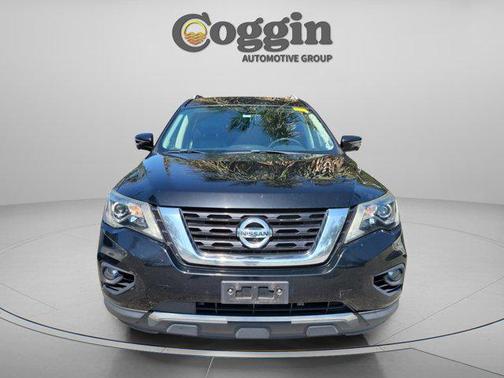 Magnetic Black Pearl 2020 Nissan Pathfinder Platinum 4WD