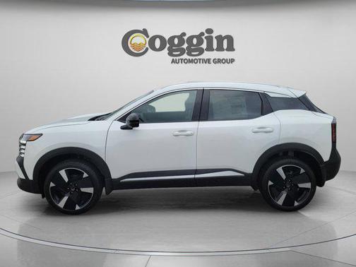 Aspen White Tricoat 2026 Nissan Kicks SR