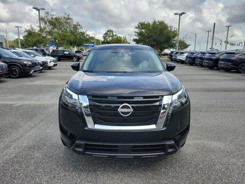 2025 Nissan Pathfinder S FWD