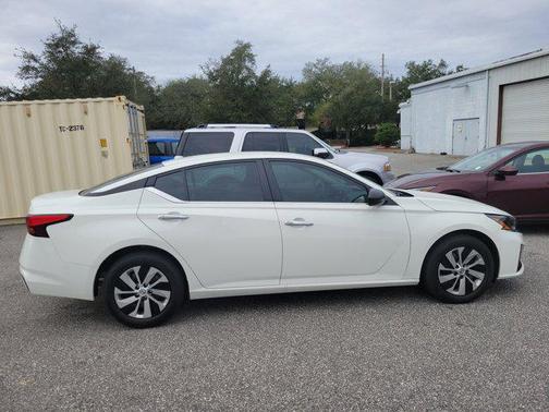 2025 Nissan Altima S FWD