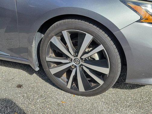 2020 Nissan Altima SR FWD