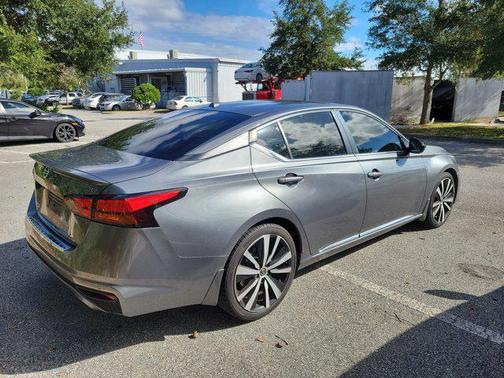 2020 Nissan Altima SR FWD