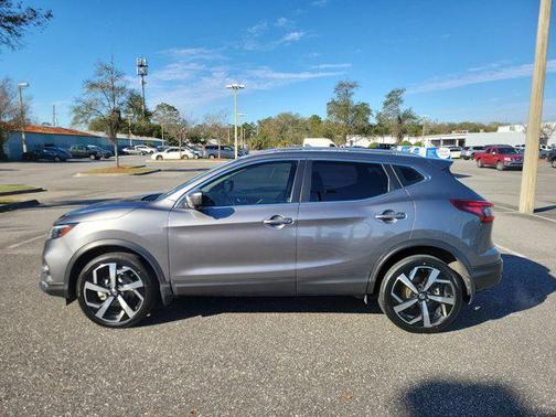 2022 Nissan Rogue Sport SL