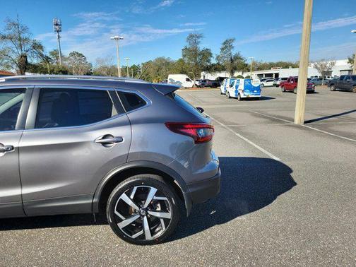 2022 Nissan Rogue Sport SL